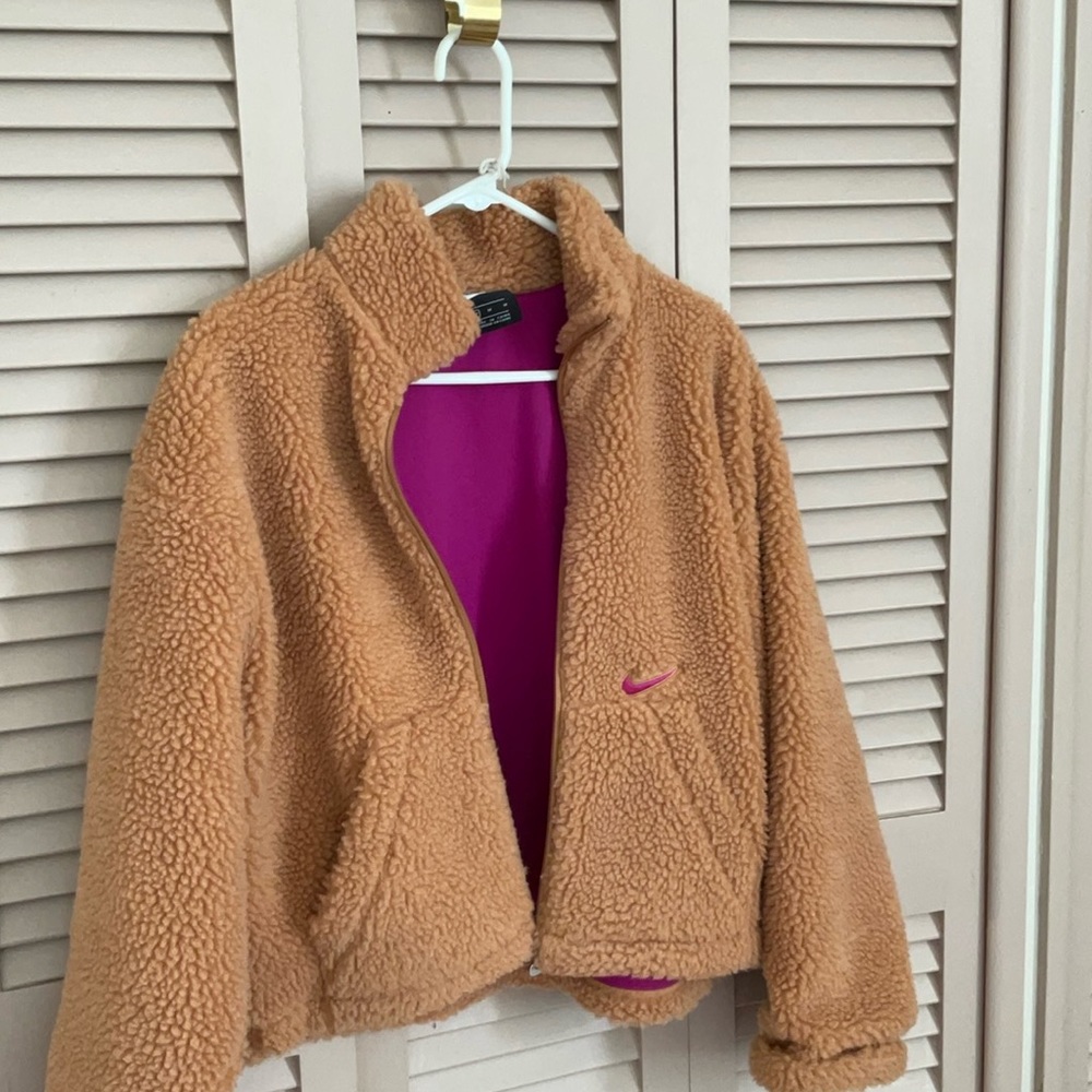 NIKE jacket..new, never worn